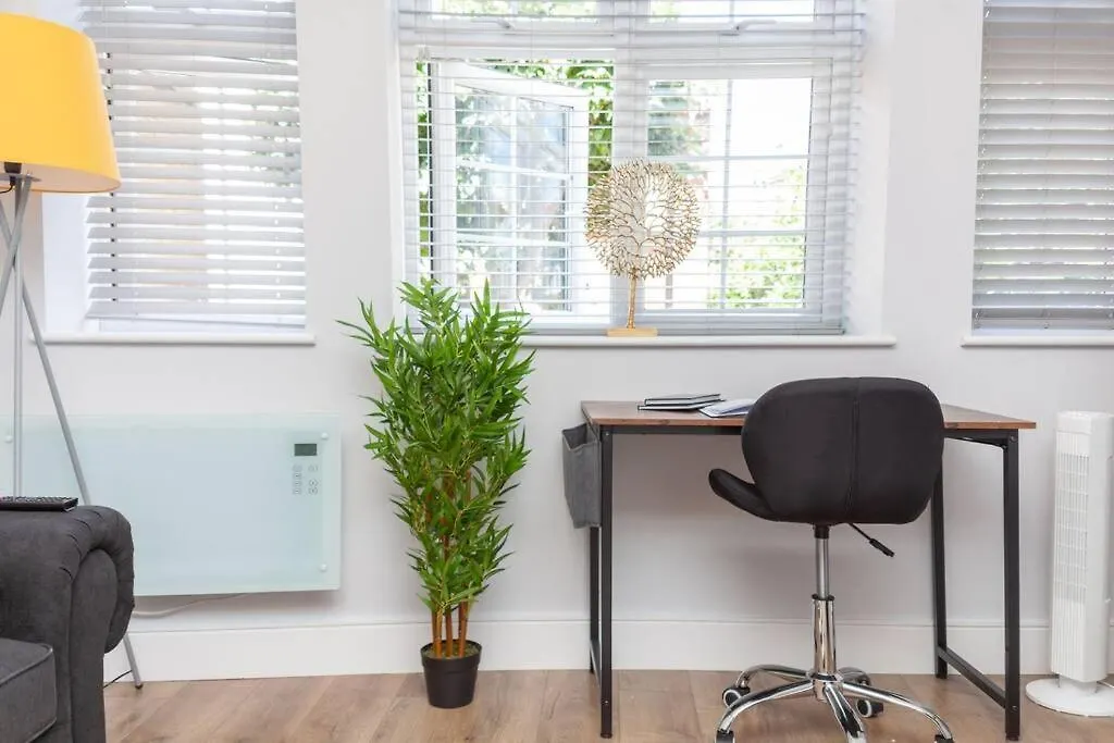 Luxurious Modern 1 Bed Apartment In Twickenham!